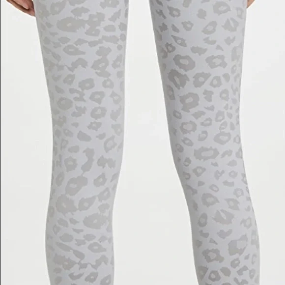 Beyond Yoga Leopard Jacquard Set - Picture 4 of 9